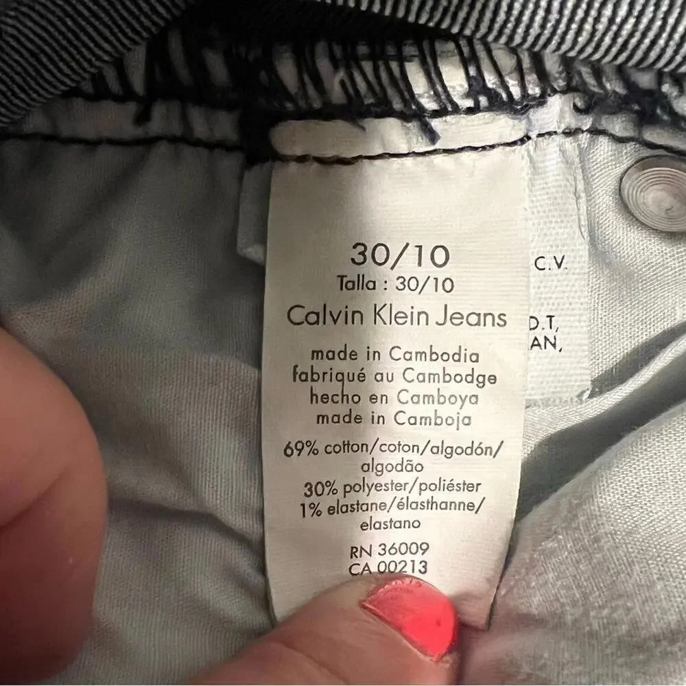 Calvin‎ Klein dark wash skinny jeans with contrast stitching size 30/10